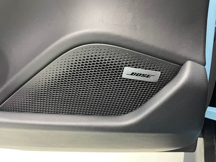 Фото 21 - Porsche Taycan