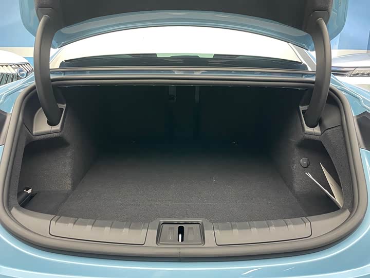 Фото 22 - Porsche Taycan