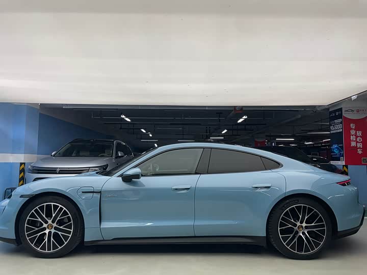 Фото 5 - Porsche Taycan