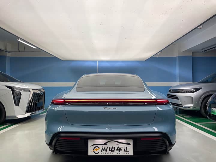 Фото 7 - Porsche Taycan