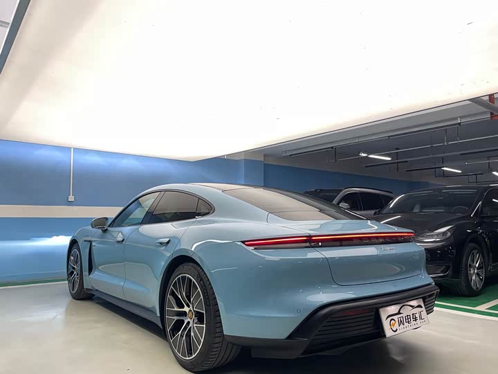 Фото 8 - Porsche Taycan