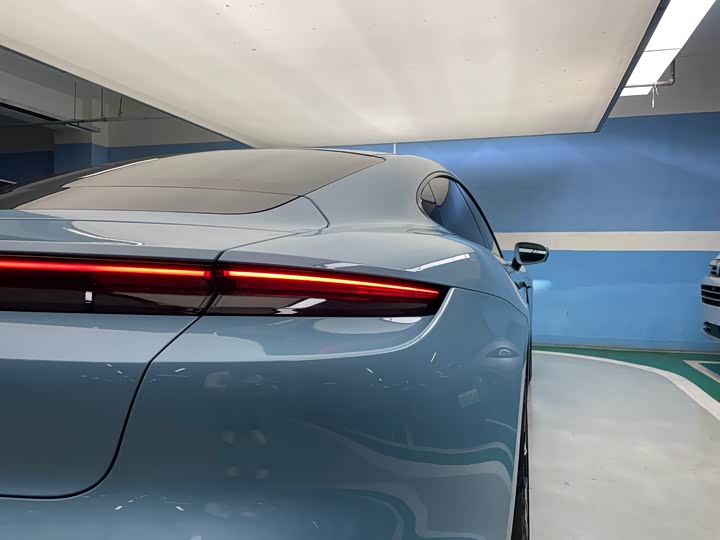 Фото 9 - Porsche Taycan