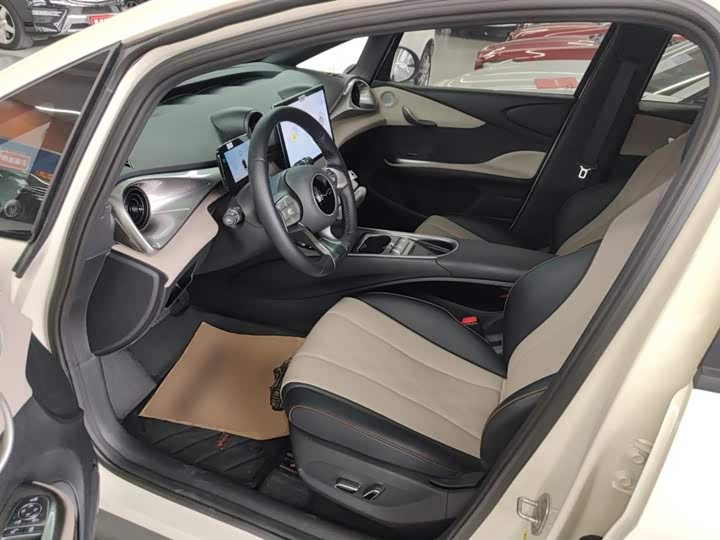 Фото 15 - BYD Dolphin