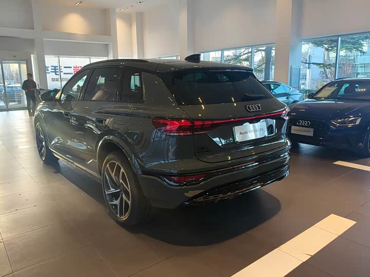 Фото 6 - Audi Q6L e-tron