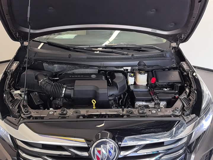 Фото 10 - Buick GL8 ES