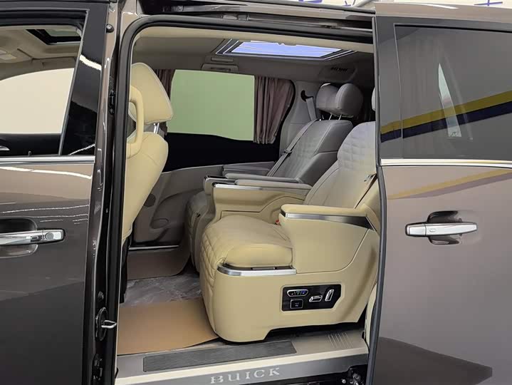 Фото 11 - Buick GL8 ES