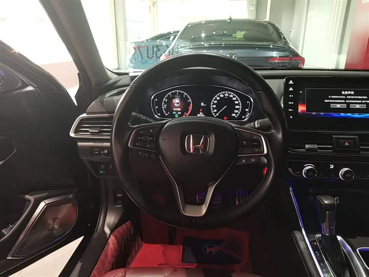 Фото 11 - Honda Accord