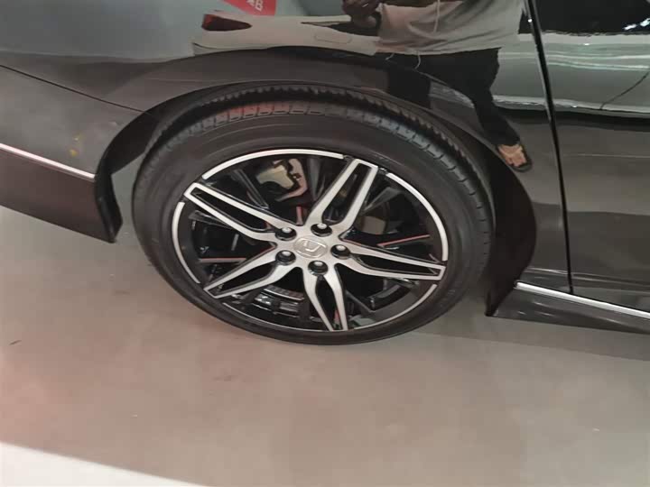 Фото 26 - Honda Accord