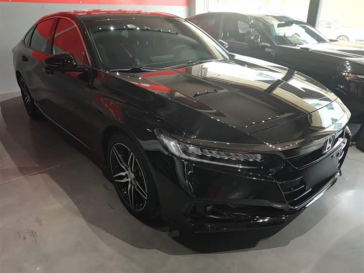 Фото 4 - Honda Accord