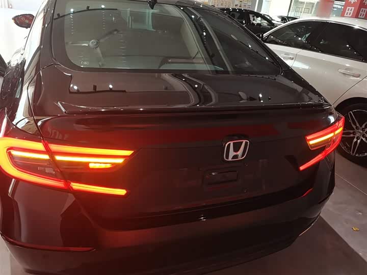 Фото 6 - Honda Accord