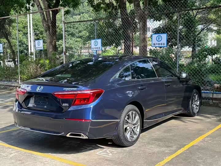 Фото 7 - Honda Inspire