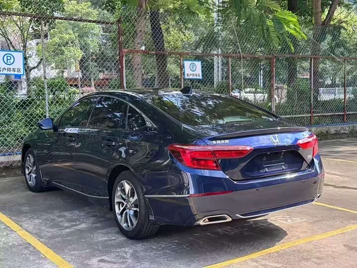 Фото 9 - Honda Inspire