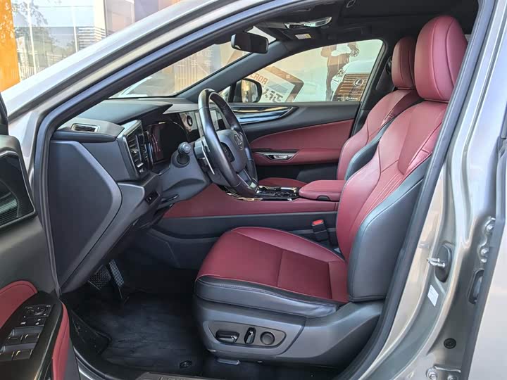 Фото 6 - Lexus NX