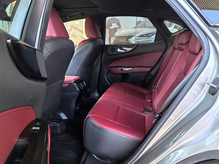 Фото 8 - Lexus NX