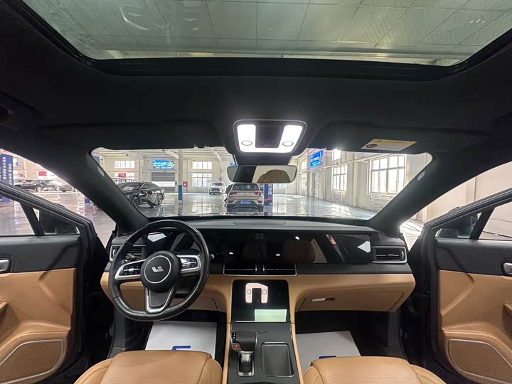 Фото 11 - LiXiang One