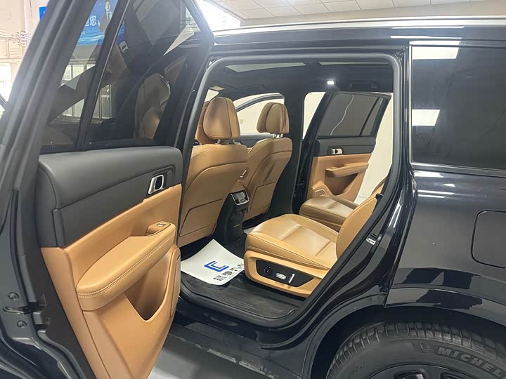 Фото 13 - LiXiang One