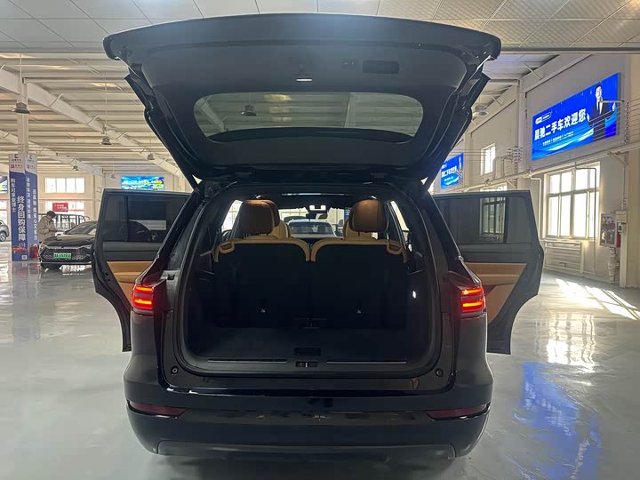 Фото 16 - LiXiang One