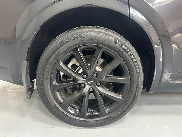 Фото 18 - LiXiang One