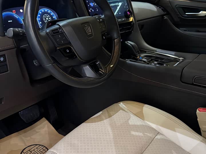 Фото 2 - Toyota Vellfire