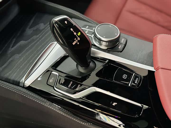 Фото 14 - BMW 5 Series