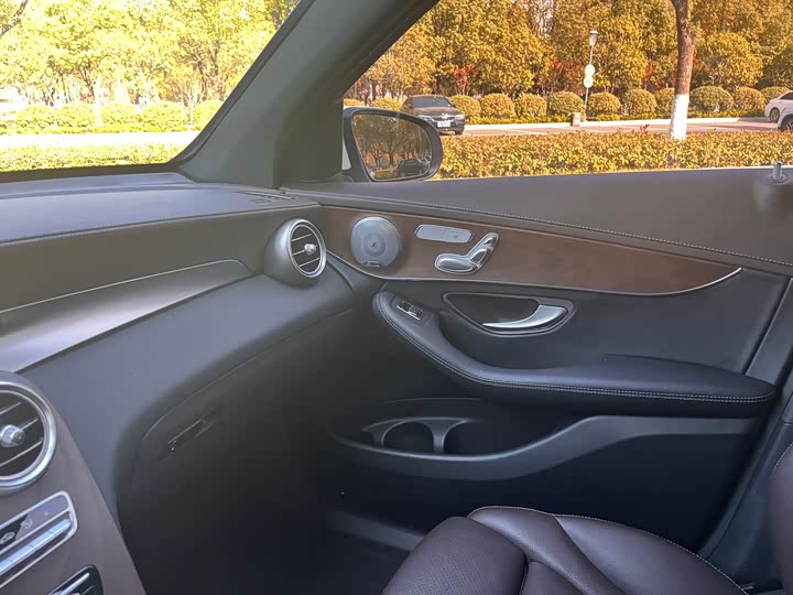 Фото 14 - Mercedes-Benz GLC-Class