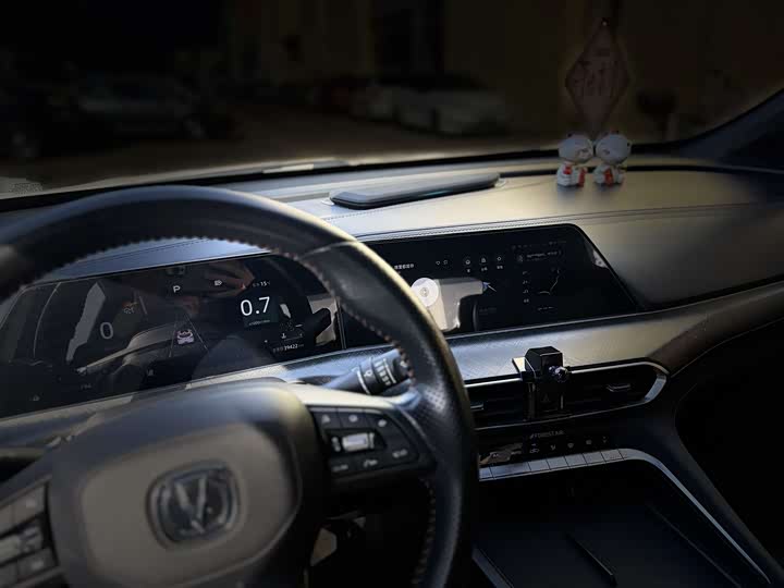 Фото 12 - Changan UNI-T