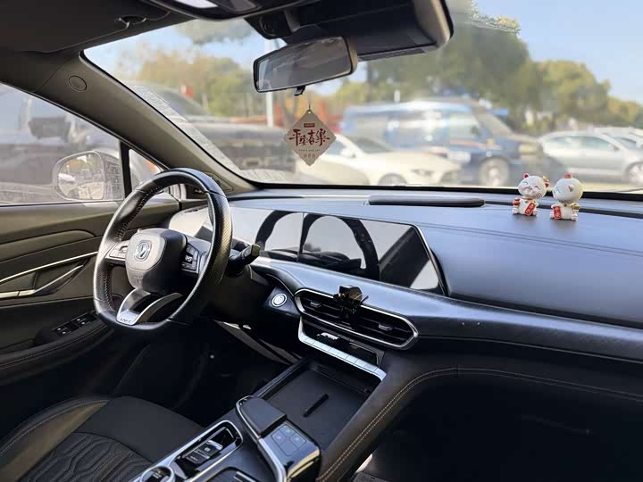 Фото 9 - Changan UNI-T