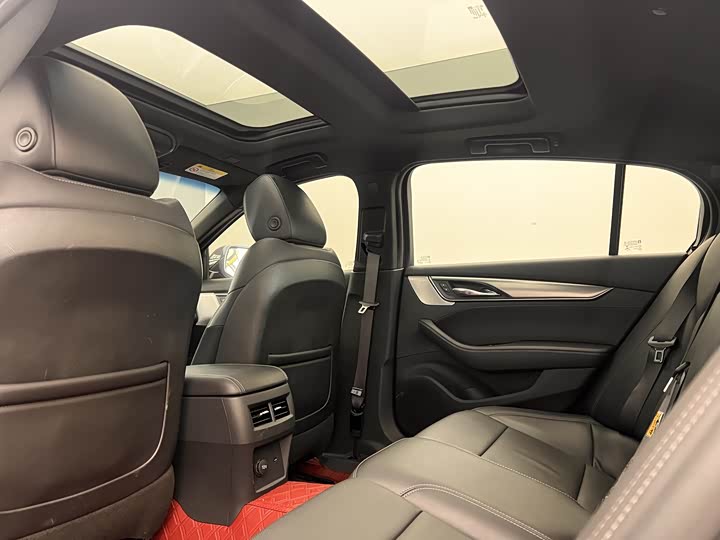 Фото 20 - Cadillac CT5