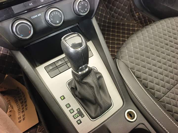 Фото 14 - Skoda Octavia Pro