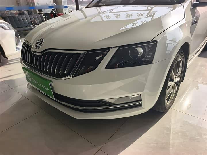 Фото 24 - Skoda Octavia Pro