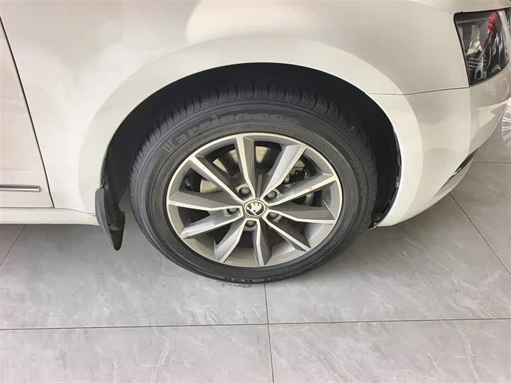 Фото 26 - Skoda Octavia Pro