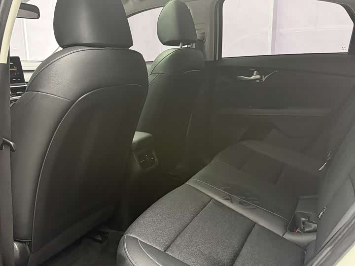 Фото 14 - Kia K3