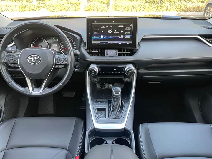 Фото 12 - Toyota Wildlander