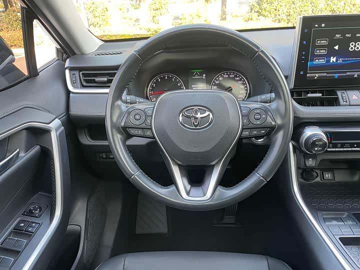 Фото 14 - Toyota Wildlander