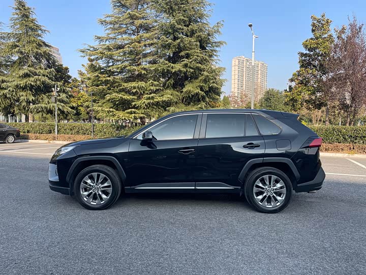 Фото 6 - Toyota Wildlander