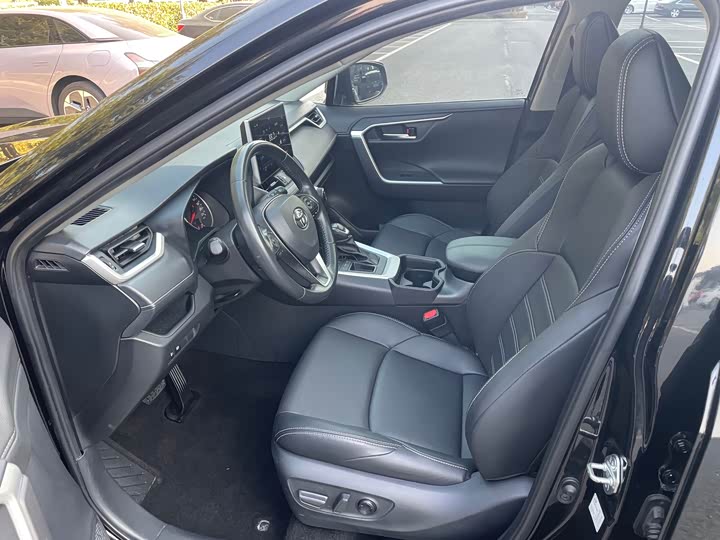 Фото 8 - Toyota Wildlander