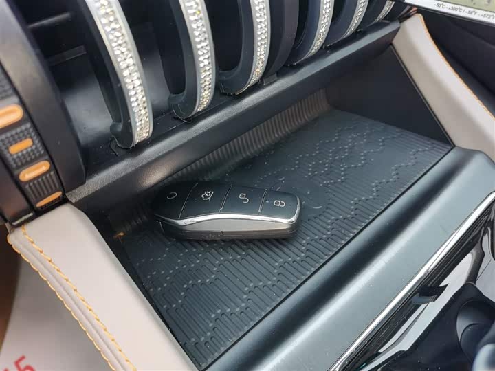 Фото 9 - BYD Yuan Plus