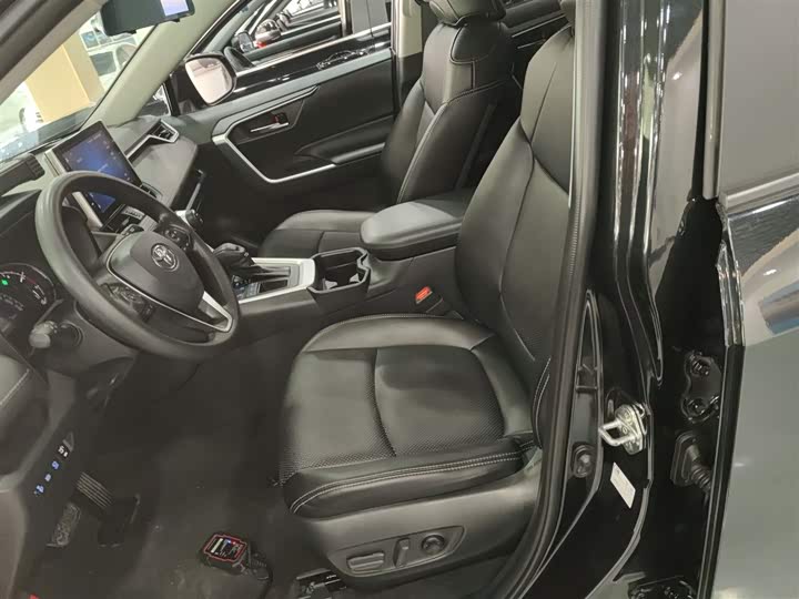 Фото 15 - Toyota RAV4