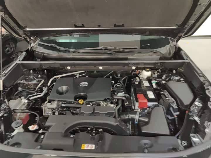 Фото 20 - Toyota RAV4