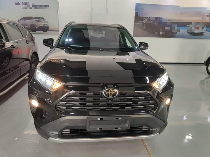 Фото 3 - Toyota RAV4