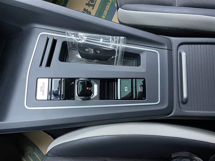 Фото 10 - Volkswagen Golf