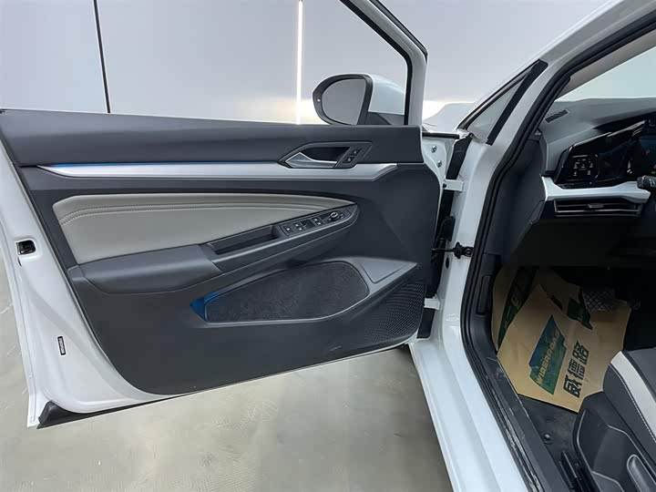 Фото 11 - Volkswagen Golf