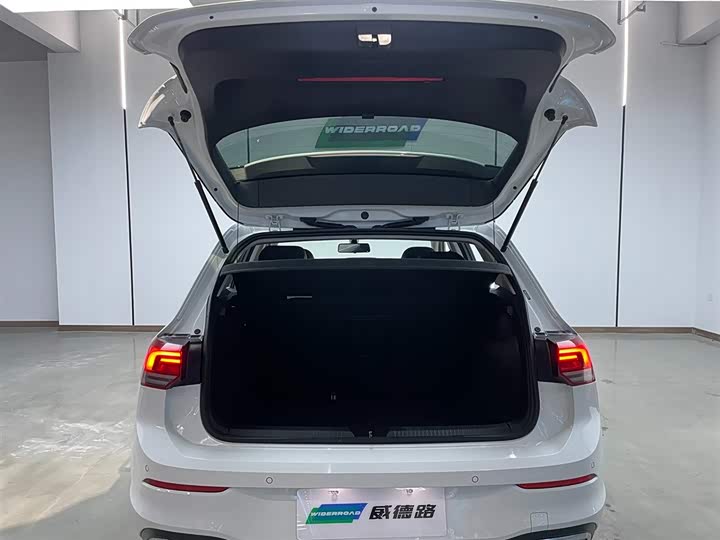 Фото 29 - Volkswagen Golf