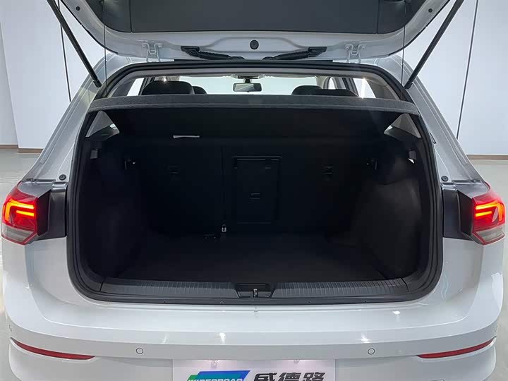 Фото 30 - Volkswagen Golf