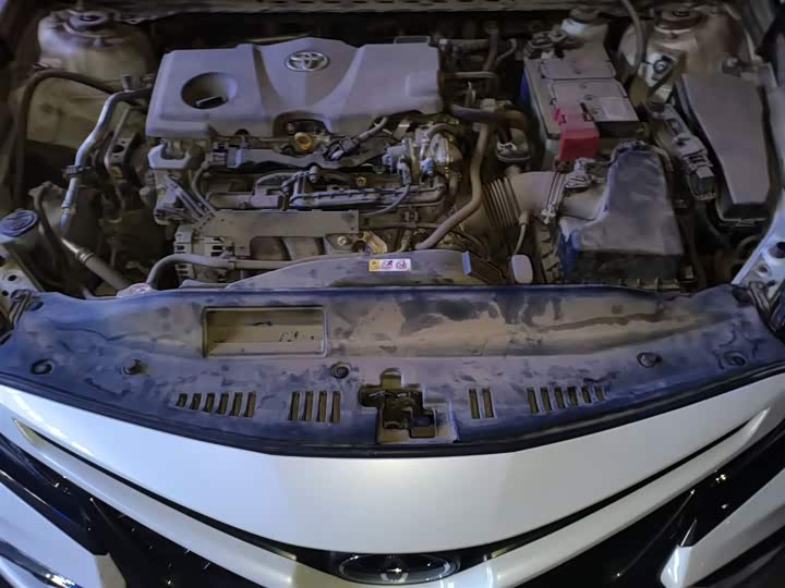 Фото 11 - Toyota Camry