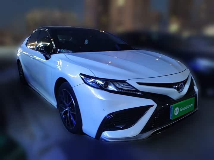 Фото 26 - Toyota Camry