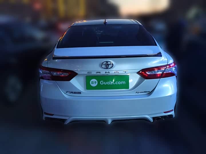 Фото 28 - Toyota Camry