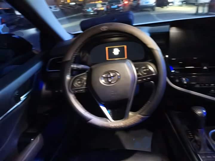 Фото 3 - Toyota Camry