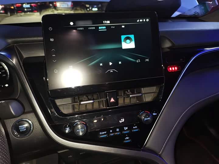 Фото 6 - Toyota Camry