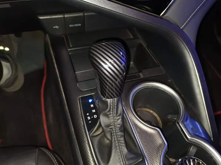 Фото 7 - Toyota Camry